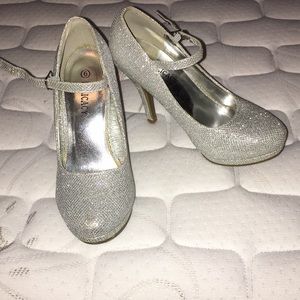 Silvery heels to go out and party in